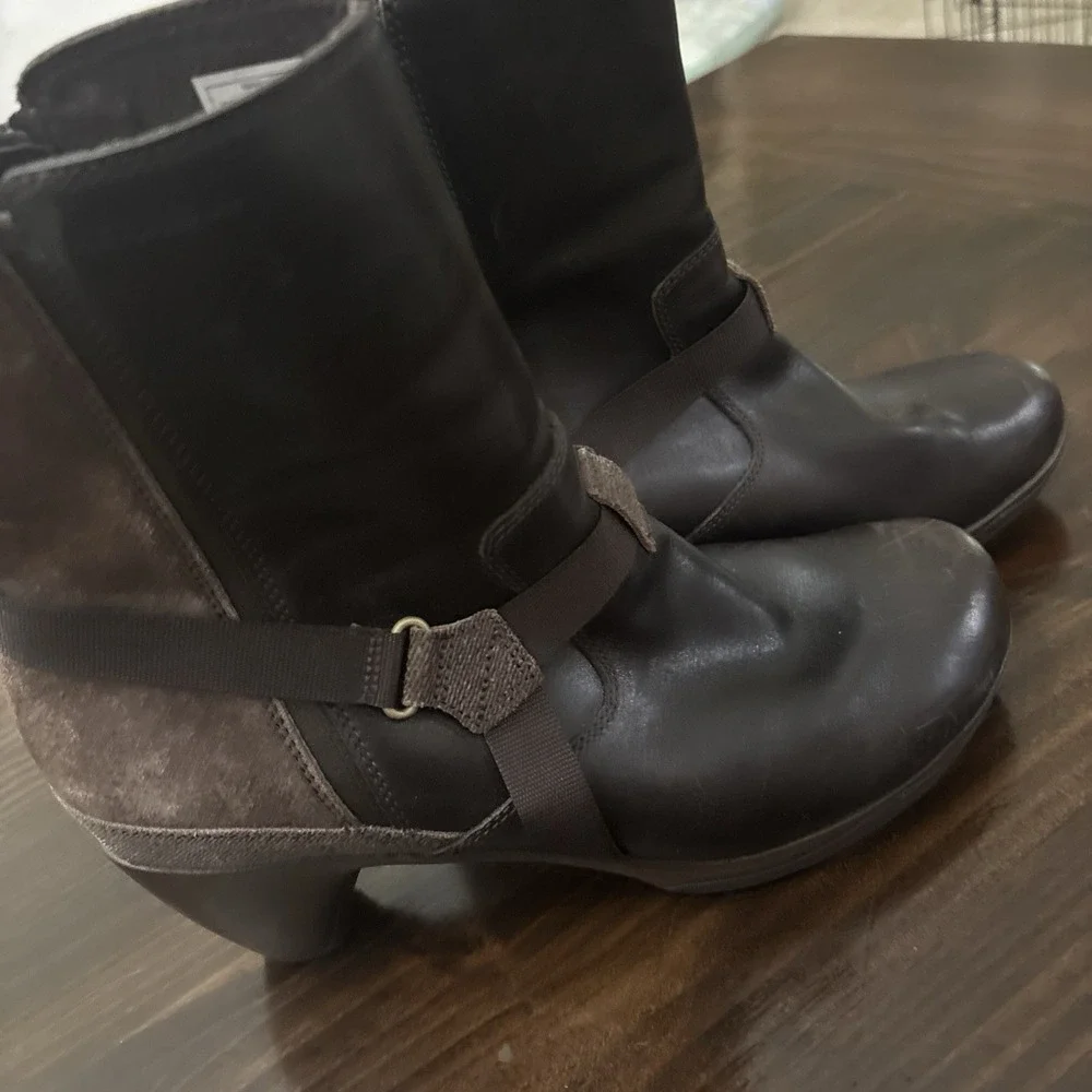 Merrell Women's Evera Fade Espresso Heeled Ankle Boots - Size 10US